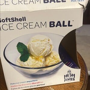 L.L. Bean SoftShell Ice Cream Ball - White and Blue brand new.